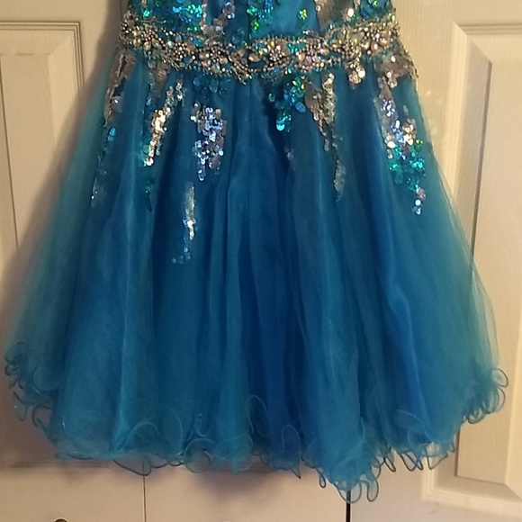 Dress - Picture 6 of 8